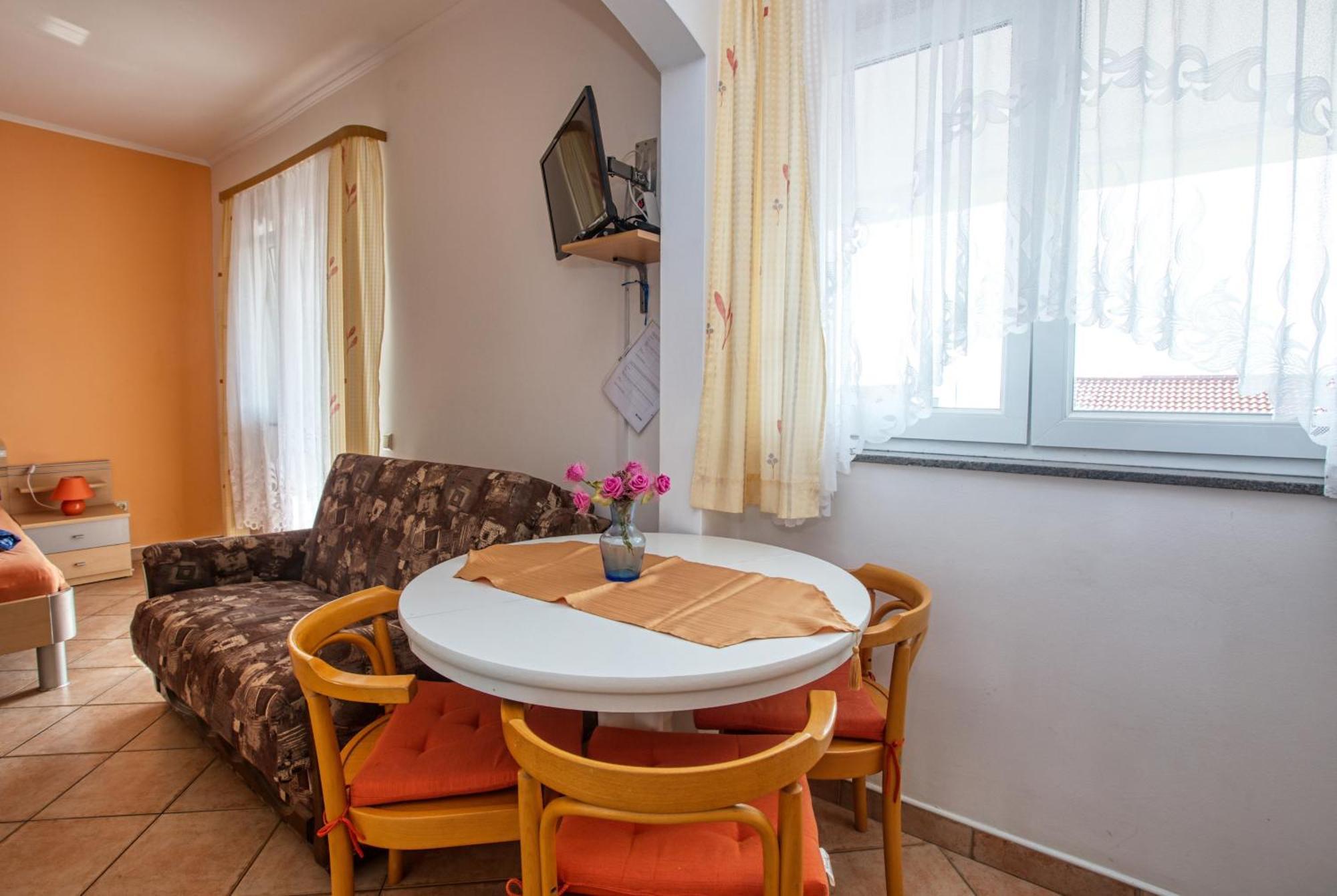Apartments With A Parking Space Vodice - 6178 Room photo